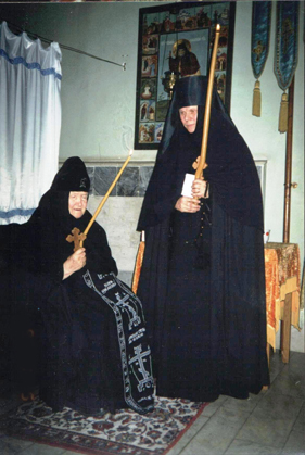 Блаженная старица схимонахиня Мария (Матукасова) с келейницей м. Евгенией после пострига